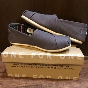 Women’s TOMS